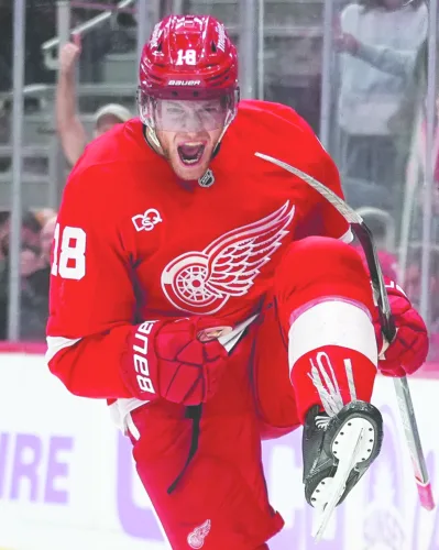 Red Wings Beat Flyers 2-1, Extending Philadelphia’s Season-Opening Losing Streak